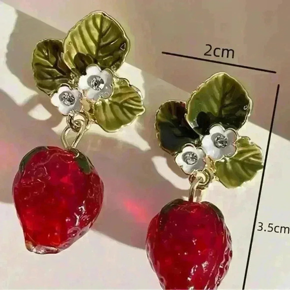 Strawberry 🍓 Earrings - Picture 2 of 3